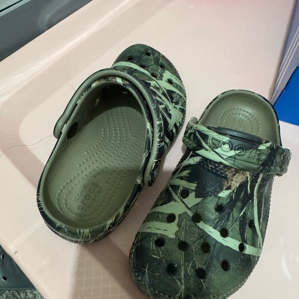 CROCS toddler size 10 camouflage
